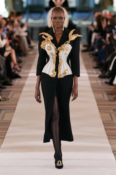 Look 13